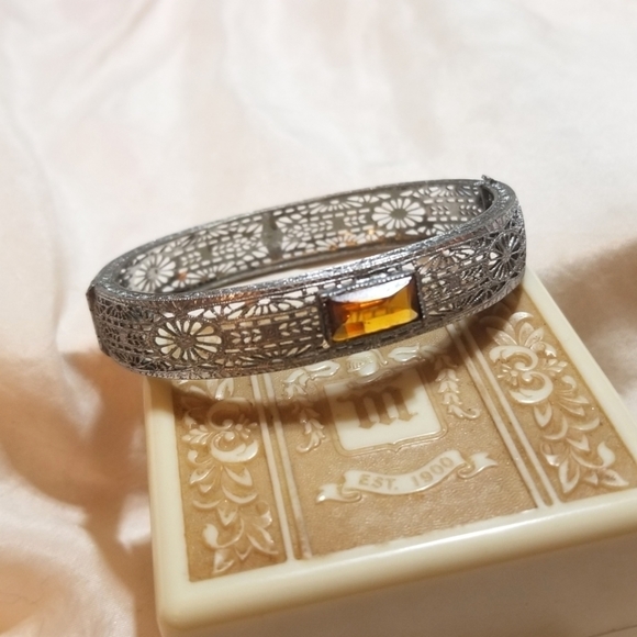 ๐
บRARE Antique Art Deco Filigree Golden Paste Stone Bangle Bracelet - Picture 4 of 7
